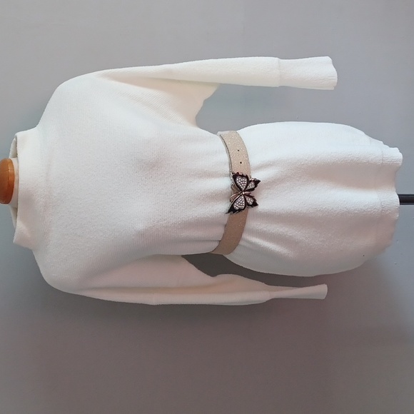 White Sweater Size XL - Picture 6 of 8